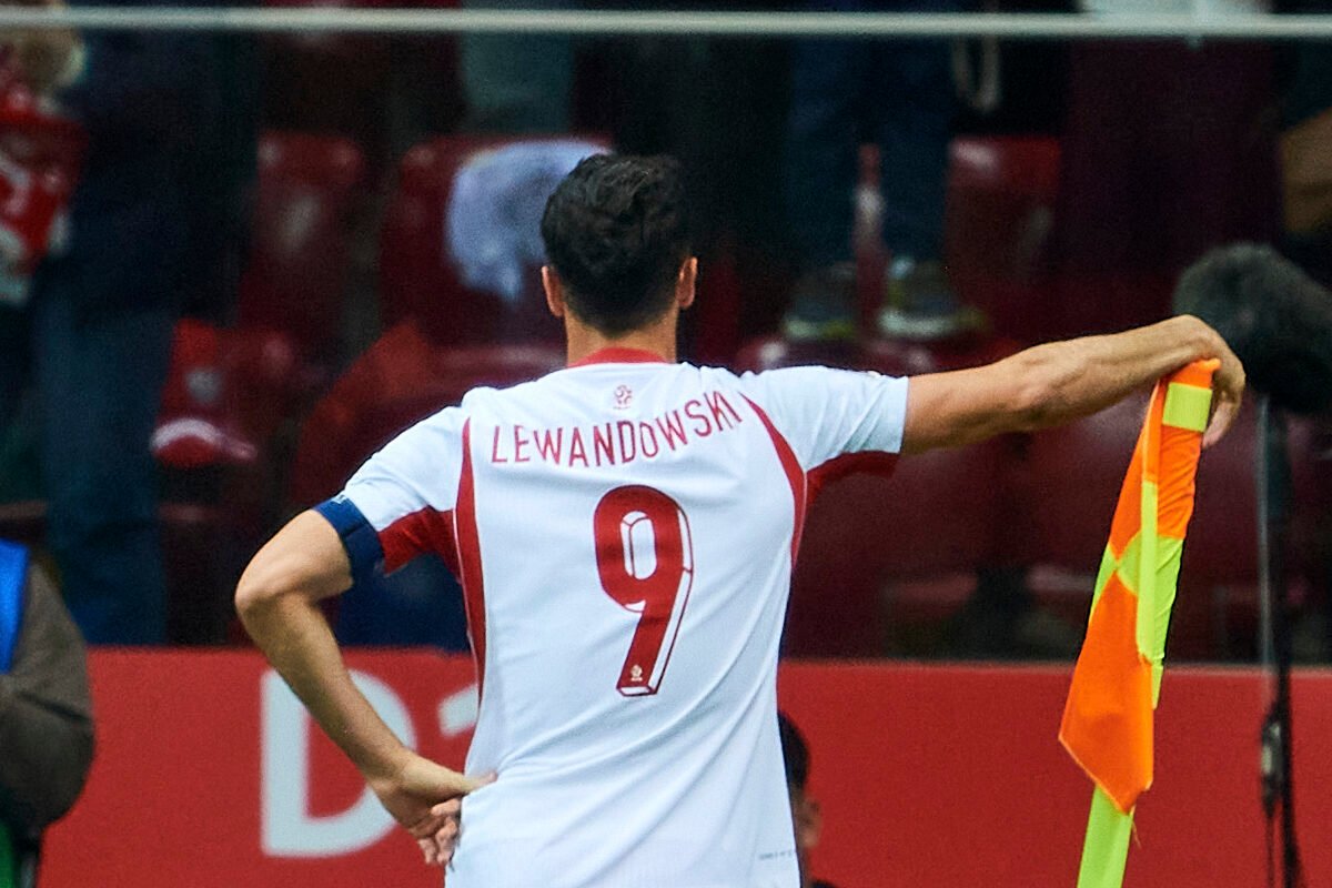 Robert Lewandowski hizo un triplete con Polonia. Foto: UEFA