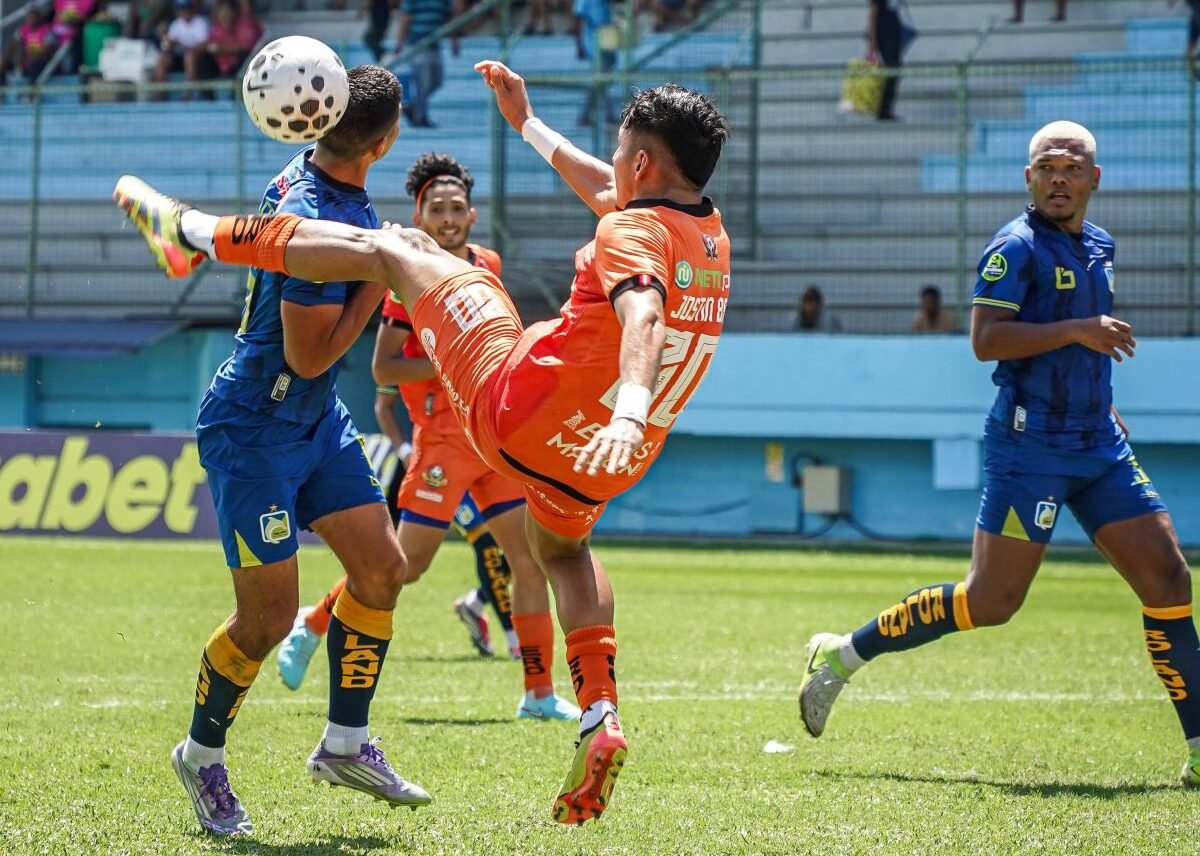 Jostin Bravo en un juego de Libertad FC. Foto: Libertad FC