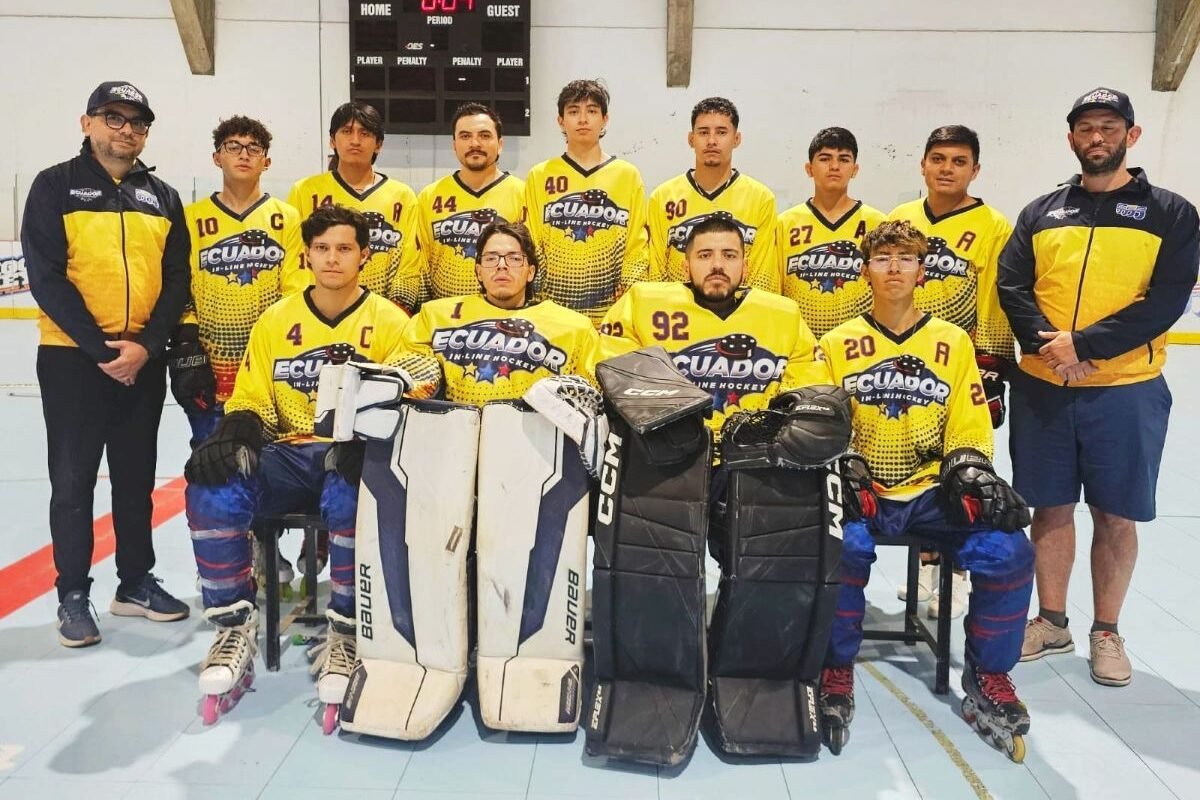 El equipo senior de hockey de Ecuador que compite en Paraguay 2026. Foto: FEP