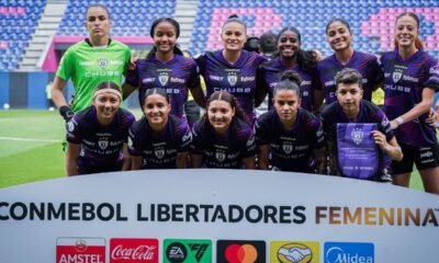 Plantel de Dragonas IDV en el debut de la Copa Conmebol Libertadores Femenina. Foto: Dragonas