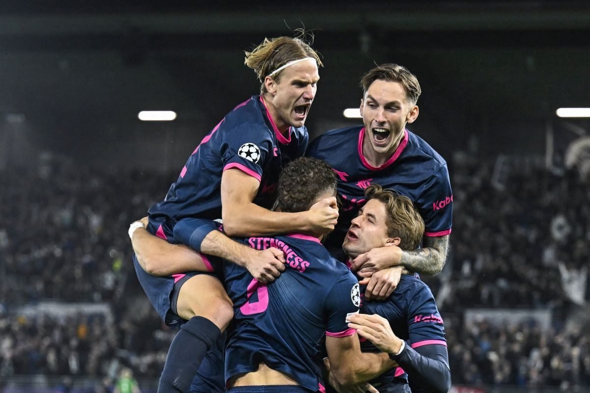 Los jugadores de Viking celebran un gol ante el Bayern Múnich. Foto: UEFA